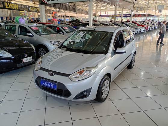 FORD FIESTA 1.6 ROCAM SE 8V FLEX 4P MANUAL FORD FIESTA 1.6 ROCAM SE 8V FLEX 4P MANUAL